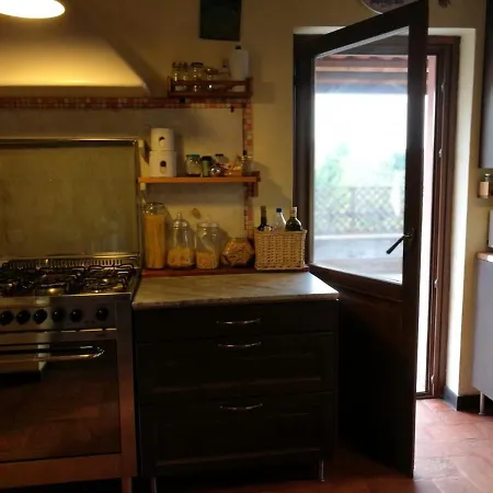 Homely Farmhouse In With Garden *