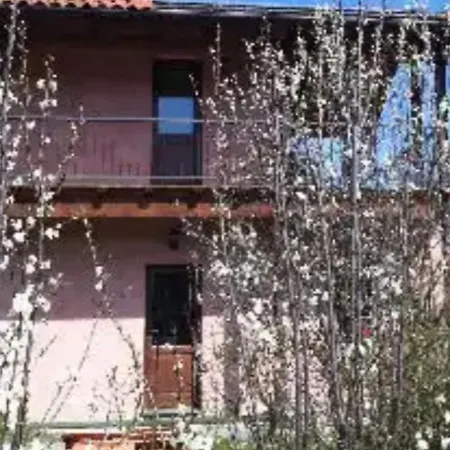 Homely Farmhouse In With Garden